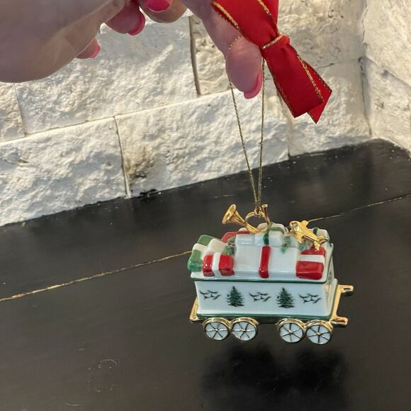 Vintage Spode Christmas Tree 2002 Baggage Car Train Christmas Ornament - Picture 7 of 7